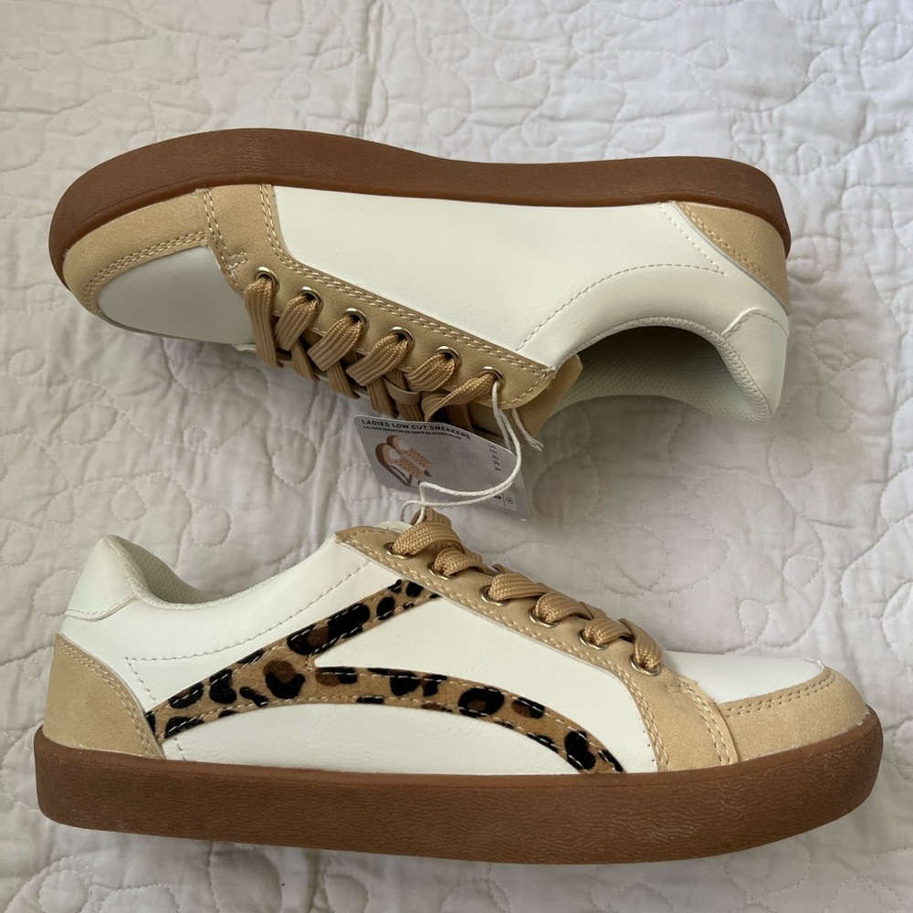 NWT Aldi Serra Women’s Low Cut Sneakers in Light Brown, White, and Cheetah